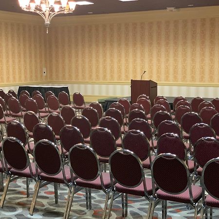 Clarion Hotel & Suites Conference Center Memphis Airport Экстерьер фото