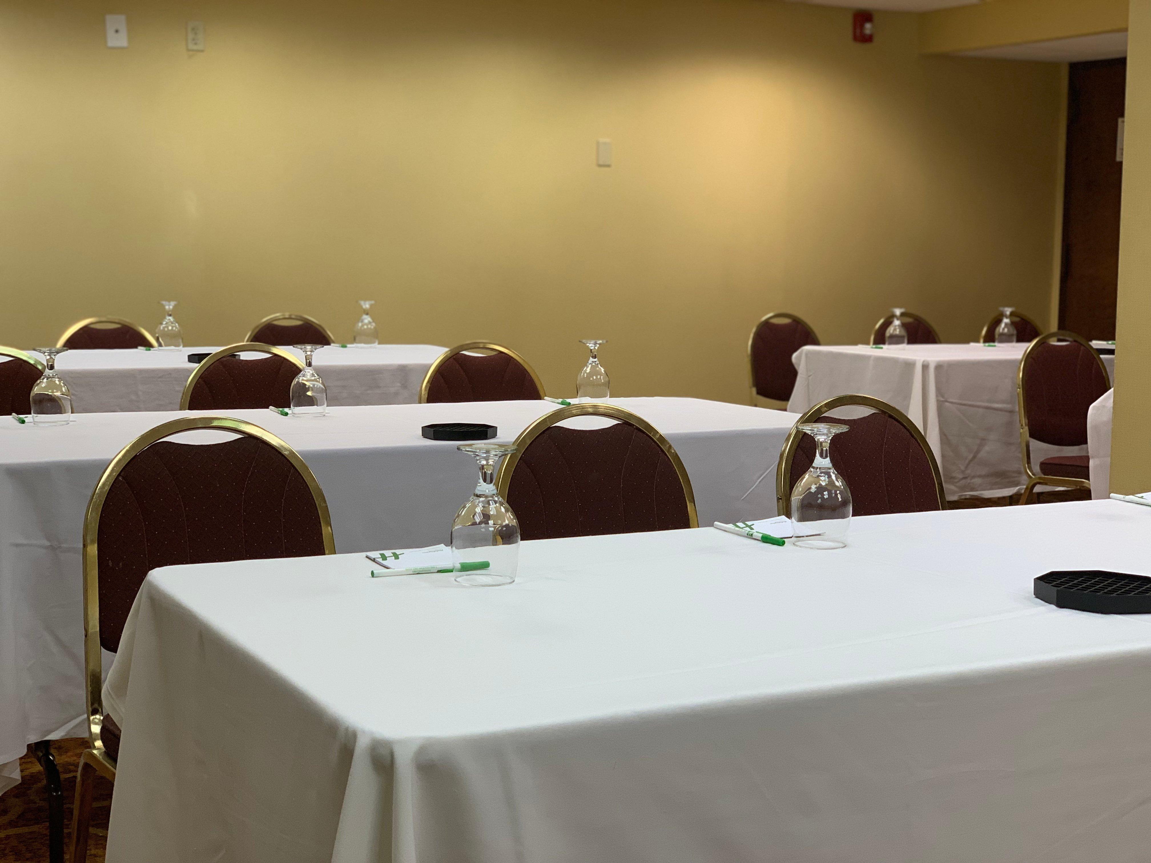 Clarion Hotel & Suites Conference Center Memphis Airport Экстерьер фото