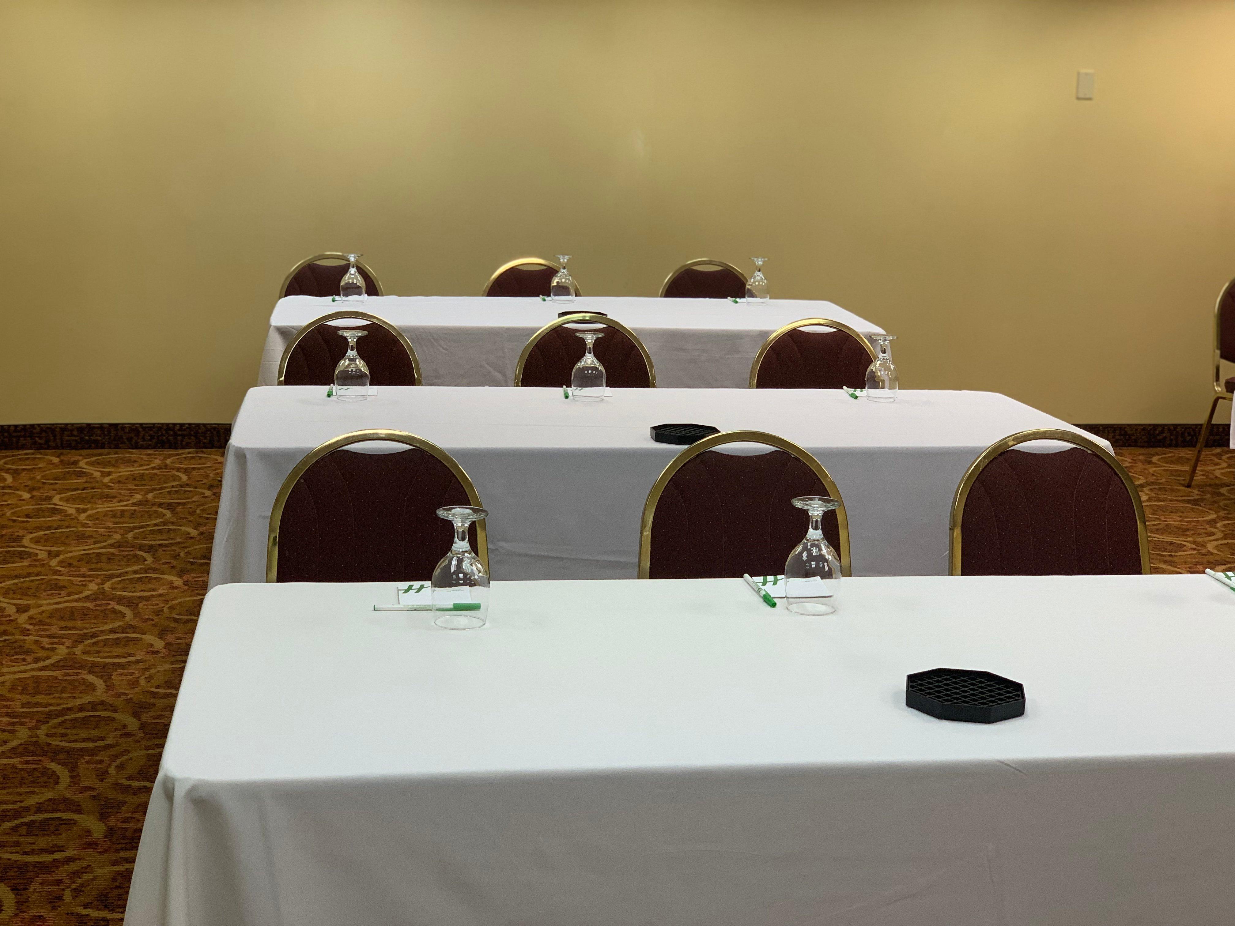 Clarion Hotel & Suites Conference Center Memphis Airport Экстерьер фото