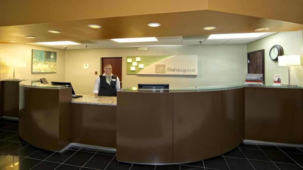 Clarion Hotel & Suites Conference Center Memphis Airport Экстерьер фото
