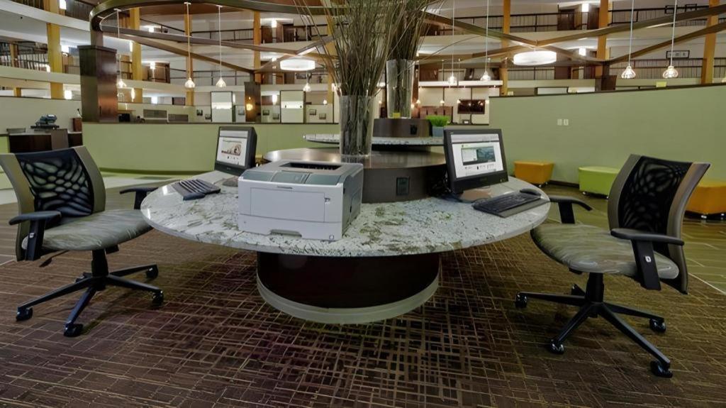 Clarion Hotel & Suites Conference Center Memphis Airport Экстерьер фото