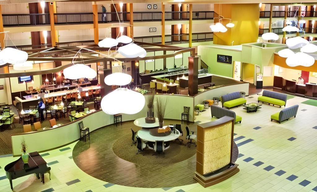 Clarion Hotel & Suites Conference Center Memphis Airport Экстерьер фото