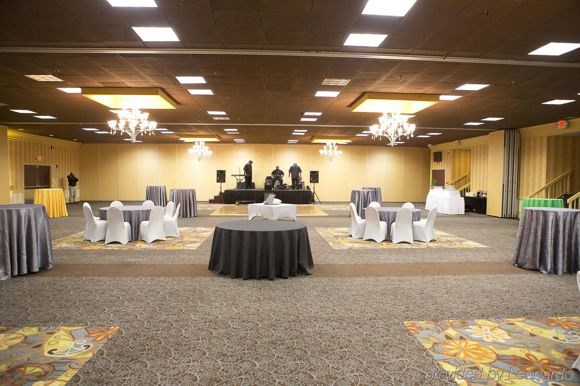 Clarion Hotel & Suites Conference Center Memphis Airport Экстерьер фото
