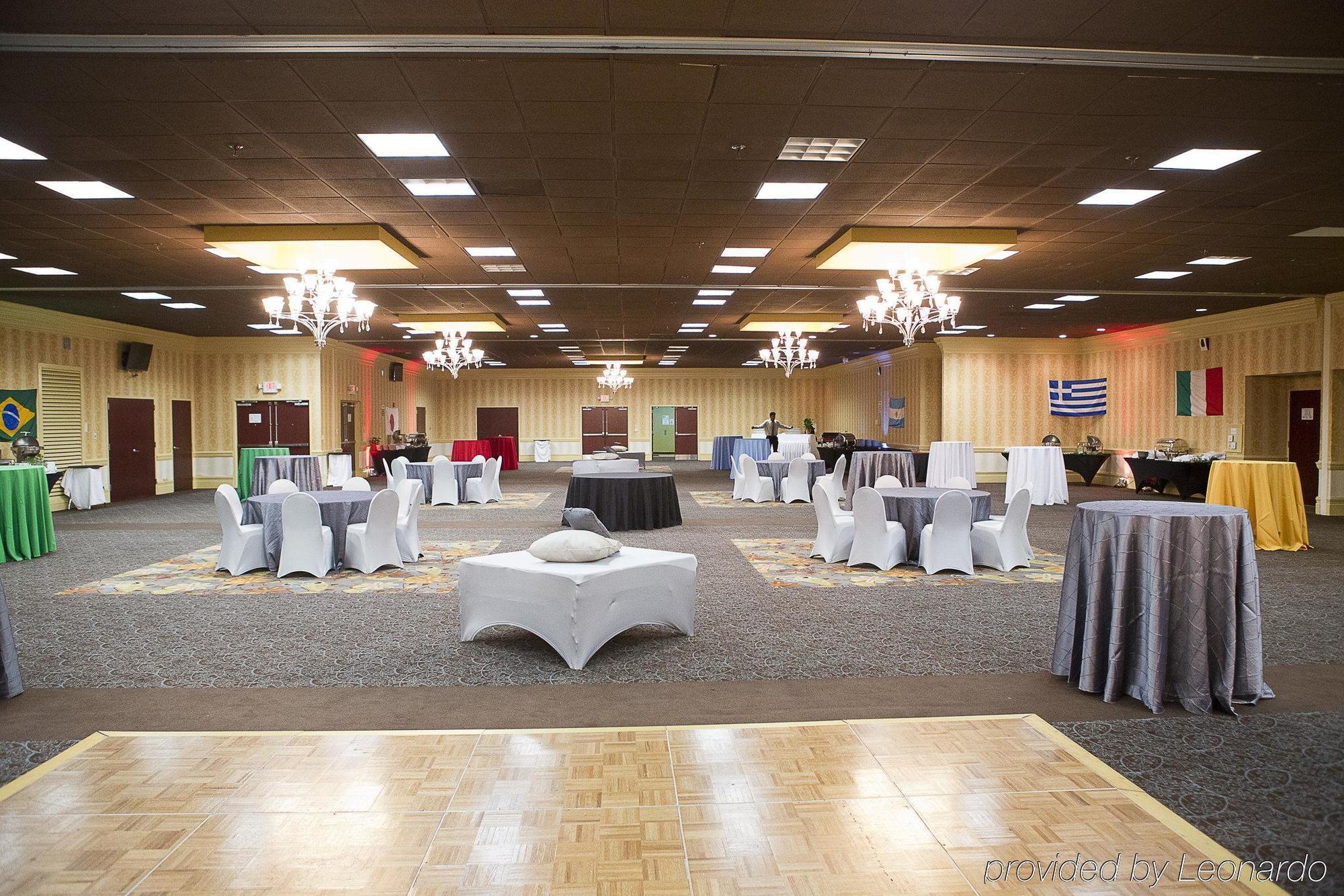 Clarion Hotel & Suites Conference Center Memphis Airport Экстерьер фото