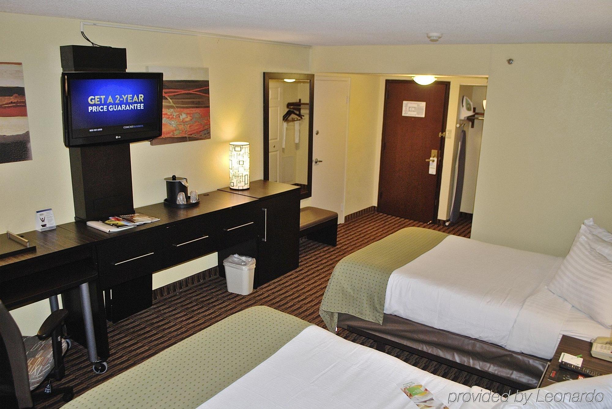 Clarion Hotel & Suites Conference Center Memphis Airport Экстерьер фото