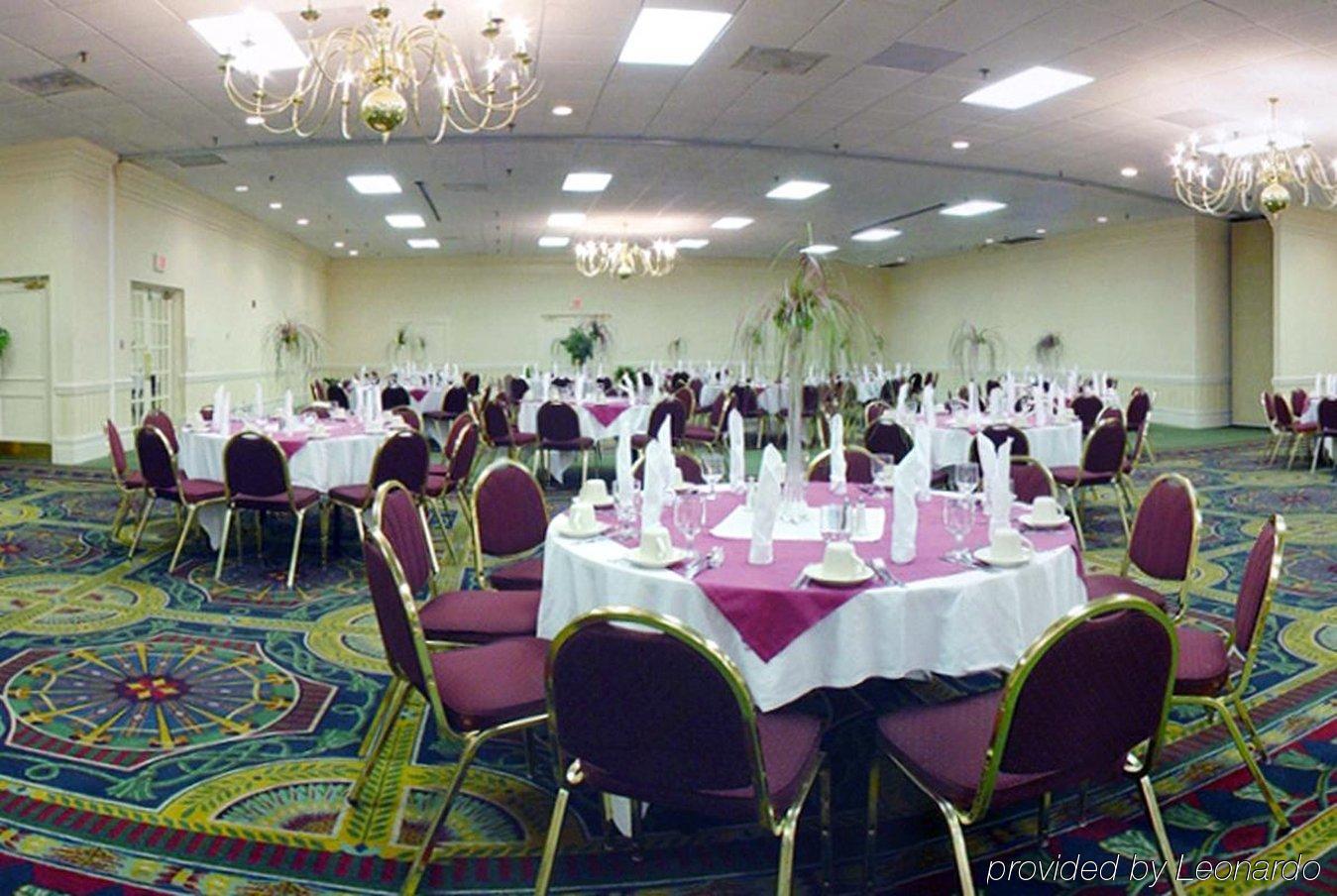 Clarion Hotel & Suites Conference Center Memphis Airport Экстерьер фото