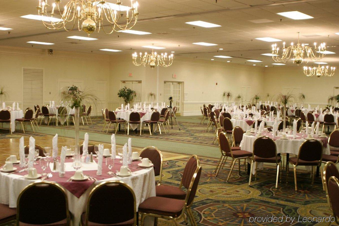 Clarion Hotel & Suites Conference Center Memphis Airport Экстерьер фото