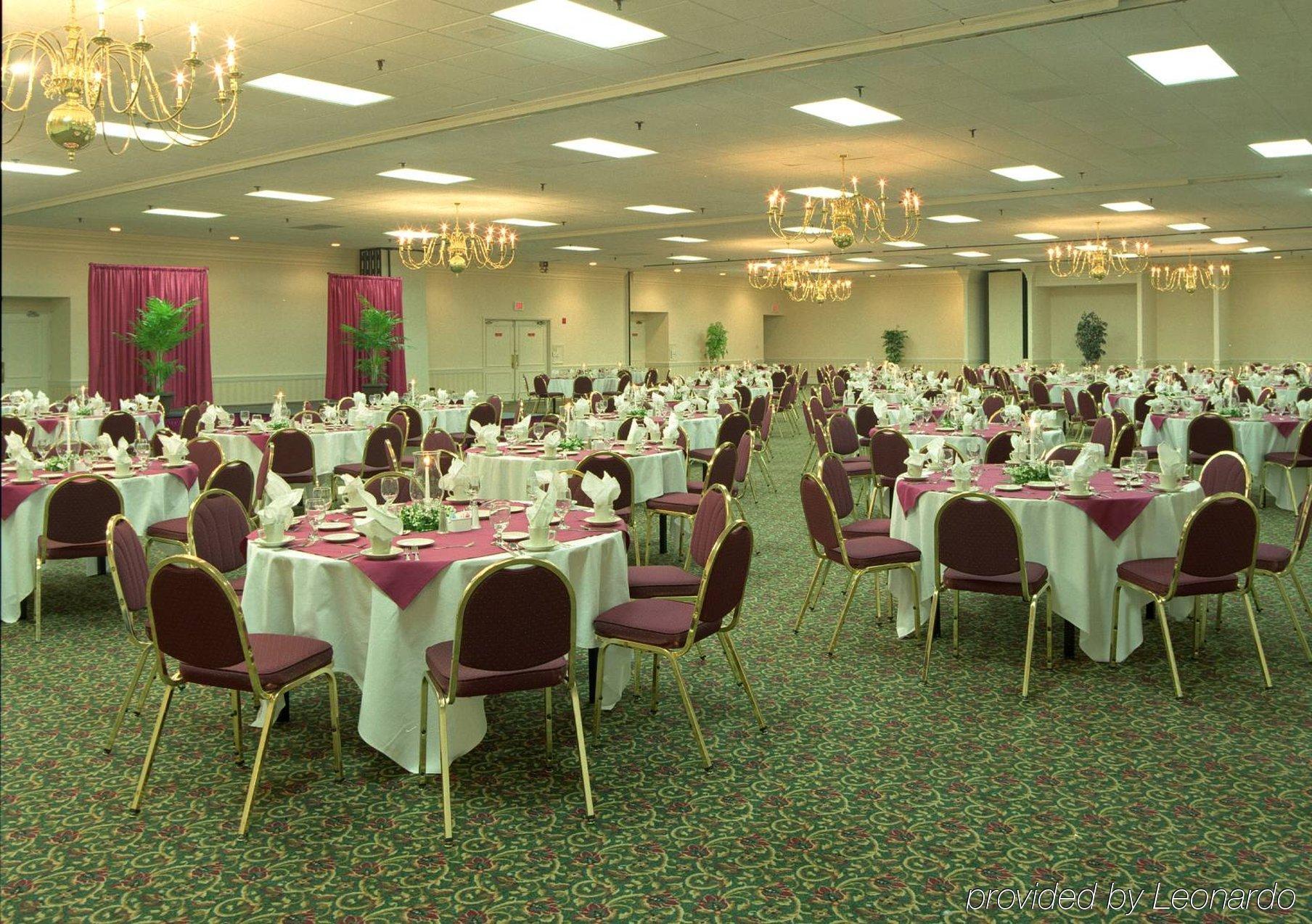 Clarion Hotel & Suites Conference Center Memphis Airport Экстерьер фото