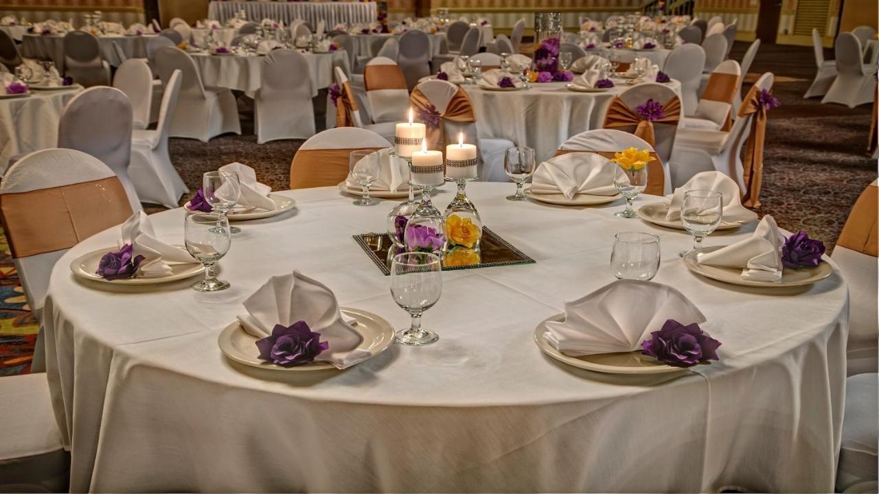 Clarion Hotel & Suites Conference Center Memphis Airport Экстерьер фото